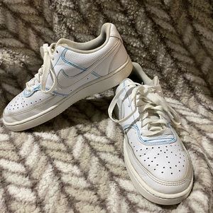 Nike Court vision low